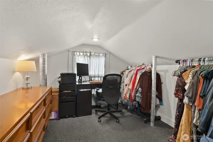 Bonus Nook for office or reading.