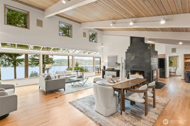 Alan Liddle defined Pacific NW Modernism in his own way, bringing in the natural materials and elements of the PNW.  He used walls of glass and soaring ceilings to showcase incredible scenery from all angles.