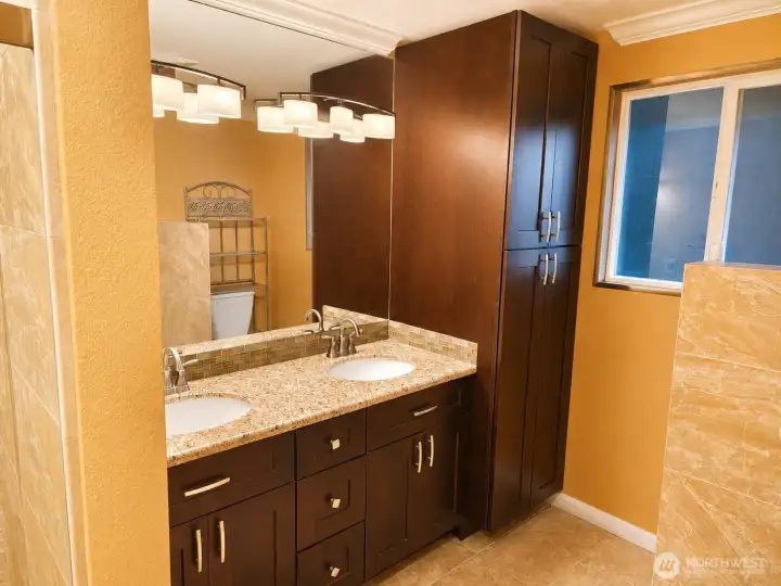 Master bathroom Master bathroom
