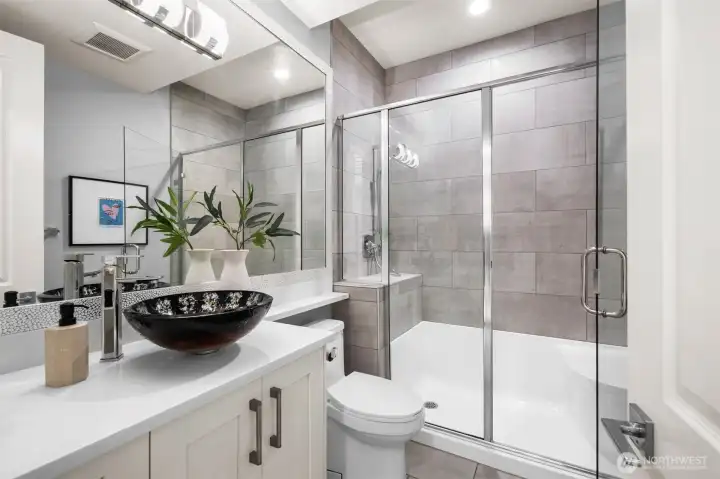 Conveniently located main floor 3/4 bath