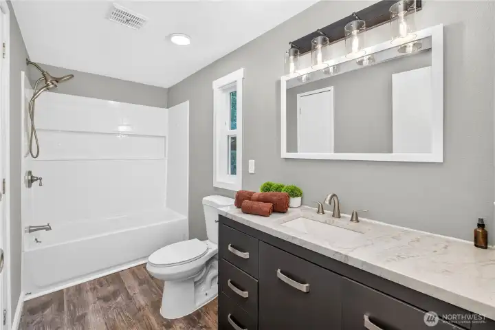 Full Bathroom Full Bathroom