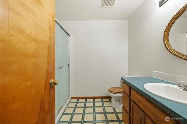 Bathroom #2 (Primary)