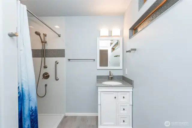 Den Ensuite Bath