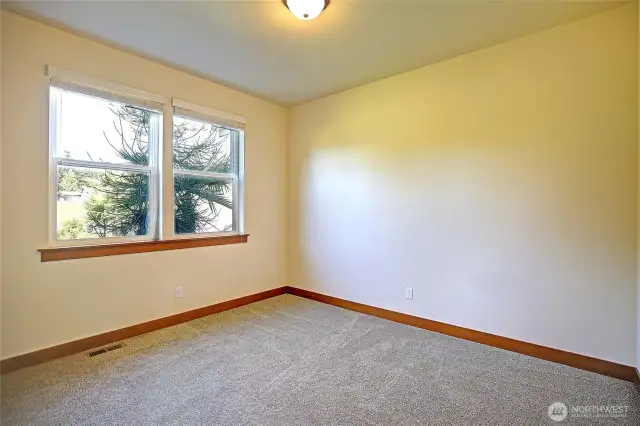 Large Guest Bedroom~