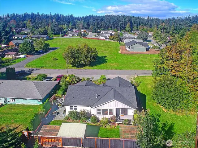 Great Community of Nicer Beach Homes~