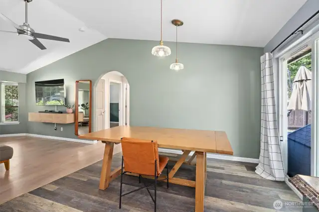 The sliding glass door goes right out onto the entertainment deck! Perfect for BBQ's and Summer Evenings!