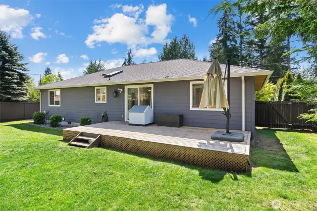 BBQ and have fun entertaining on this deck!!