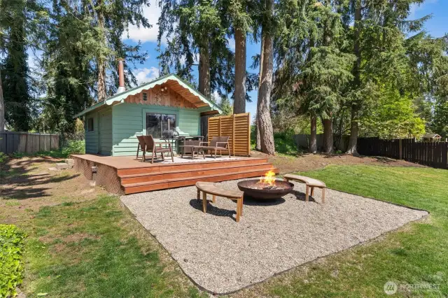 Look at this awesome firepit area!! AND that is a Studio or extra office!!