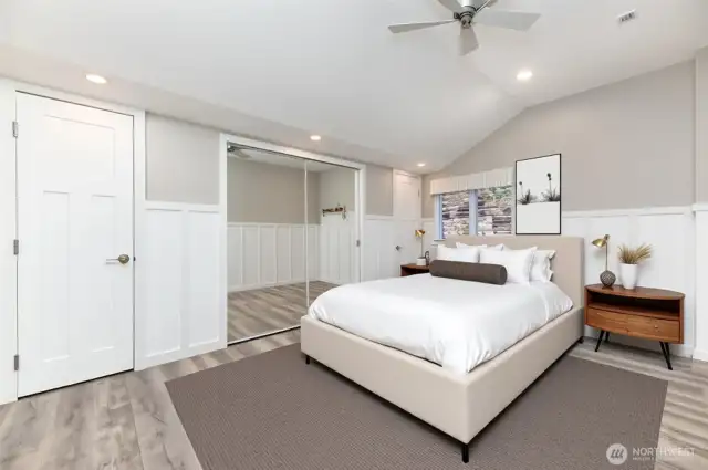 *VIRTAL STAGED*The additional room offers endless possibilities—it can be a studio, bedroom, or whatever you desire, providing flexible space to suit your needs.