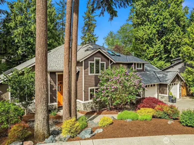 Welcome to the coveted Bridle Trails/South Rose Hill neighborhood and 12514 NE 65th Street in Kirkland