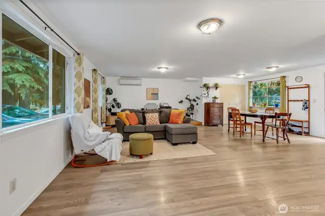 Huge, open concept living/dinging room