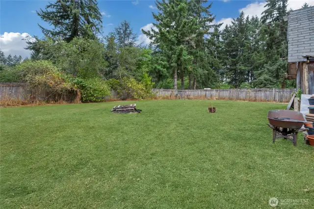 More yard behind the barn!