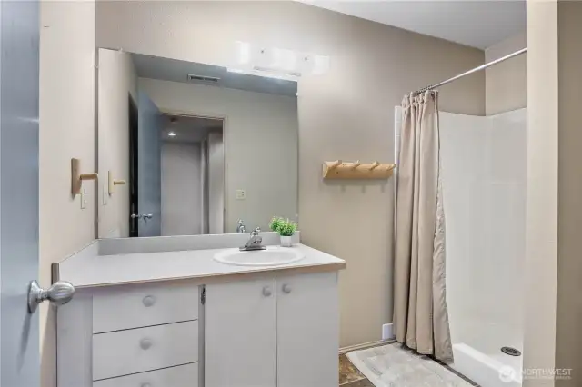 Lower 3/4 Bath