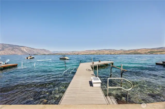 3150 Dock offers Boat and Jetski Lifts