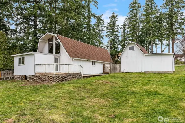 Detached garage/shop