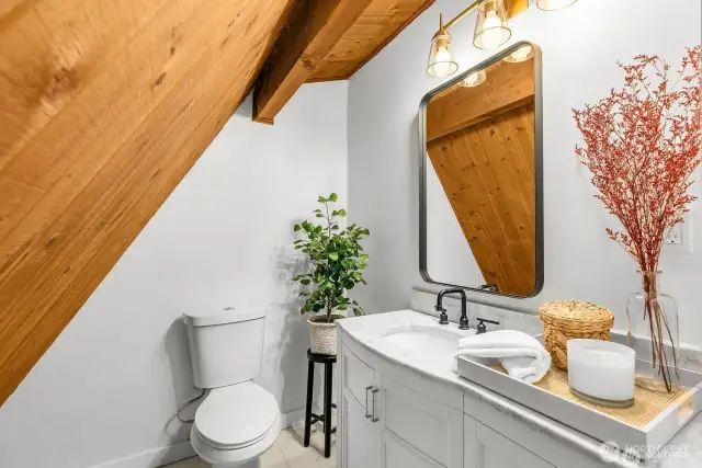 1/2 bathroom in loft