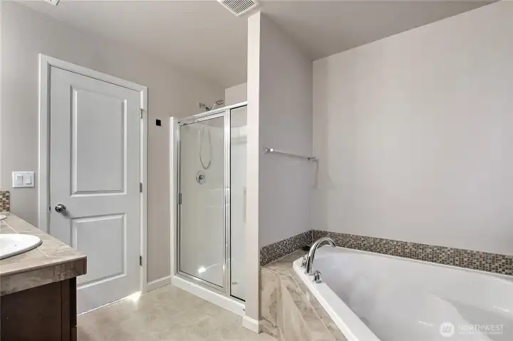 5pc Master Bathroom