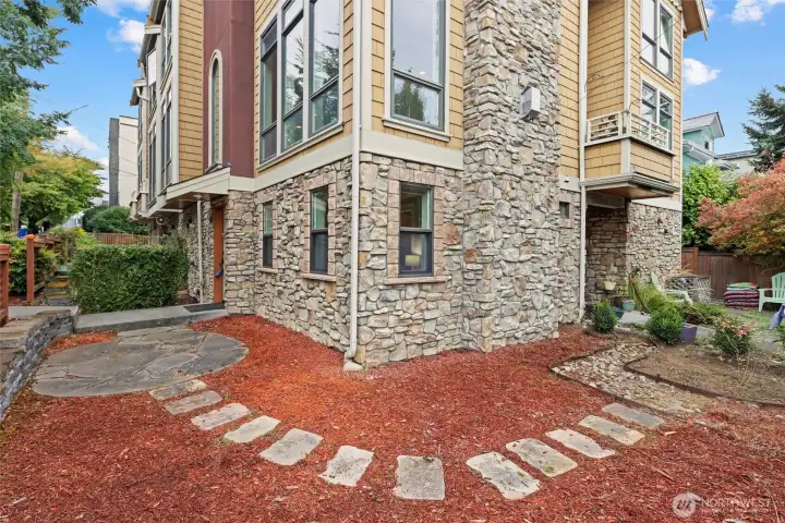 So many cool things yo could do with this yard!
