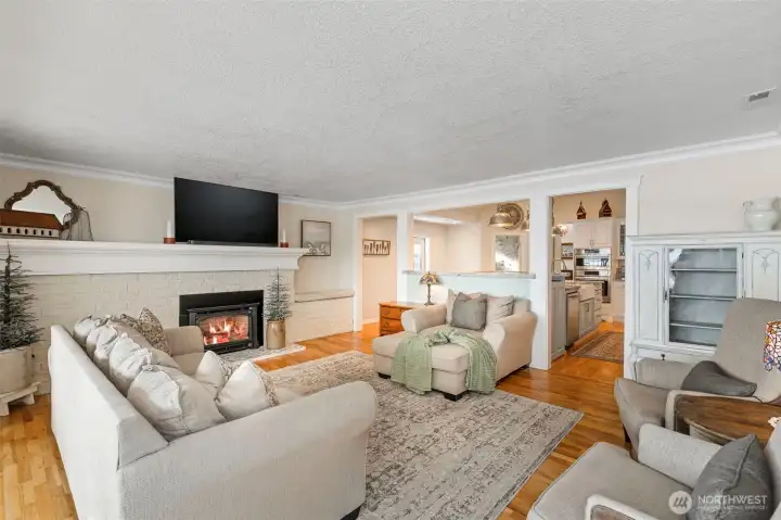 Large living room with gas fireplace