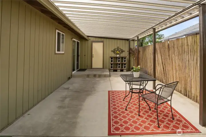 Covered back patio for 9 months of extra square footage!  Wonderful for entertaining.