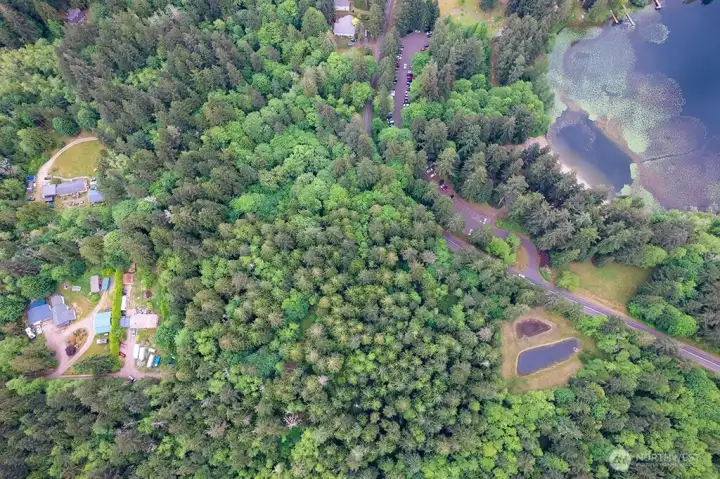 Aerial view showing proximity to Island Lake