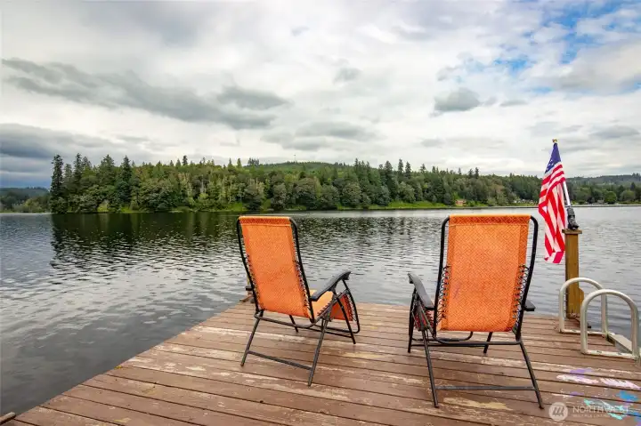 Imagine starting and ending your day sipping your favorite beverage right on the lake! Imagine starting and ending your day sipping your favorite beverage right on the lake!