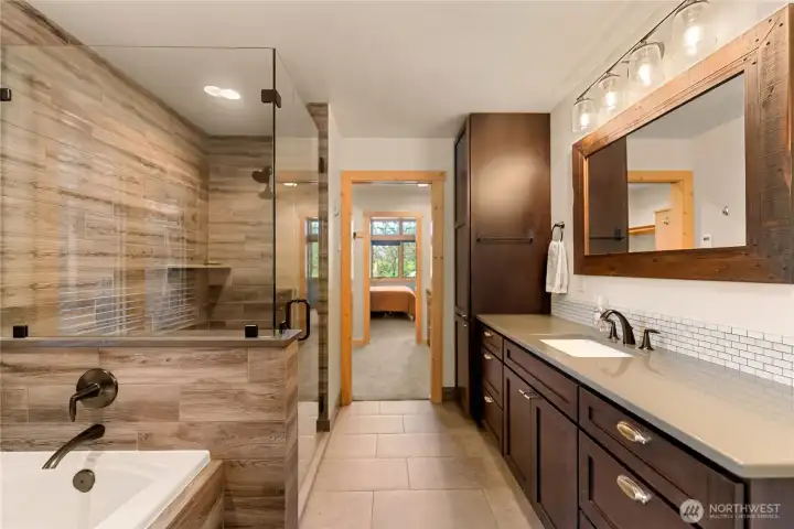 Looking through ensuite towards walk-in and bedroom beyond