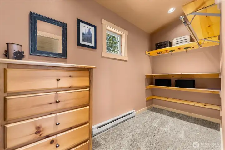 ADU walk-in closet