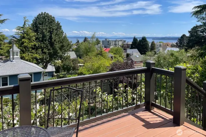On top of the hill living, views of the city, Marrowstone Island, PT Bay, Straits of Juan De Fuca and Cascade Mountains from you private deck.