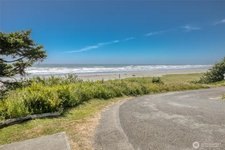 Beautiful dead end drive
