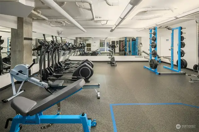 Access the fitness room from the 3rd floor courtyard.