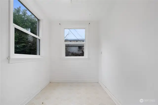 kitchen eating nook