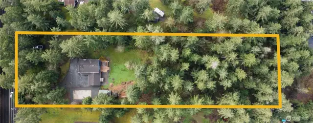 This is an overview of the property outline. This is to show the rough outline and are approximate for illustration purposes only.