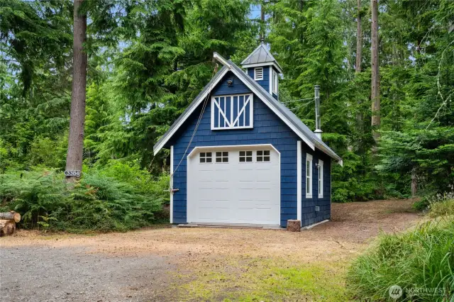 Detached single-car garage