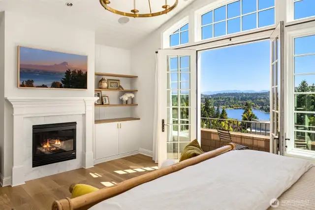 Views of Lake Washington and Cascades