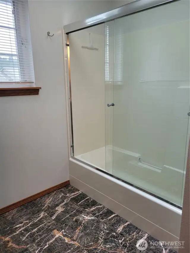 Separate tub/shower in upstairs bathroom