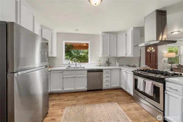 Updated Kitchen with quartz countertops.