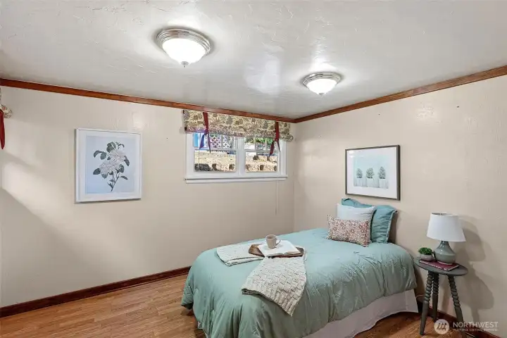 2nd bedroom