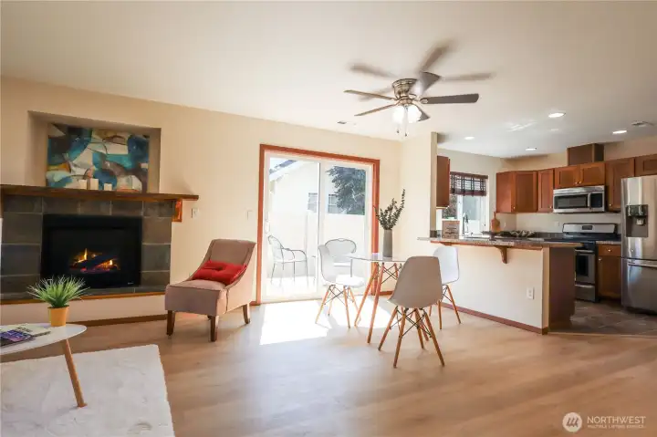 View from the entrance: living room and dining room. Option to use the counter stools for breakfast table