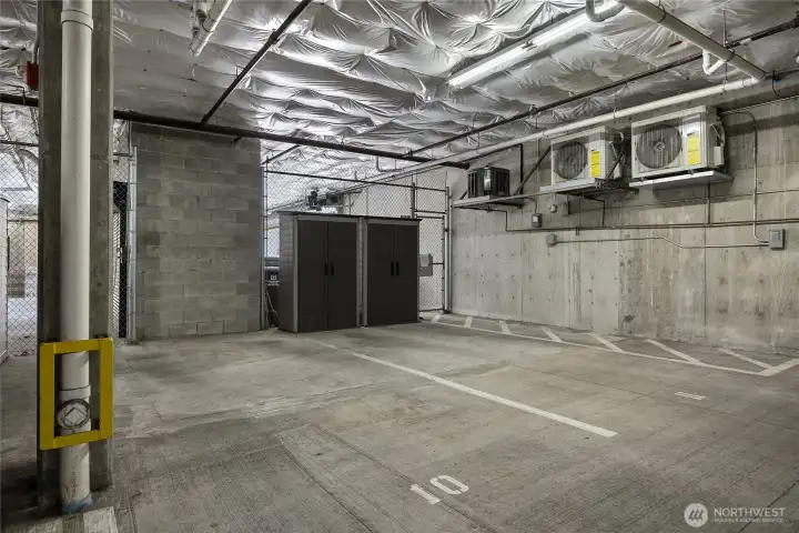 You cannot get much better than Parking Space #10. So close to the lobby & elevator entrance.