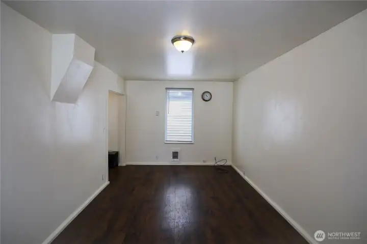 Living room/dining area