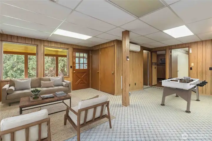 Daylight Basement-Virtually Staged