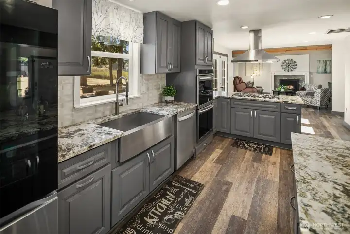 New cabinets with abundant storage