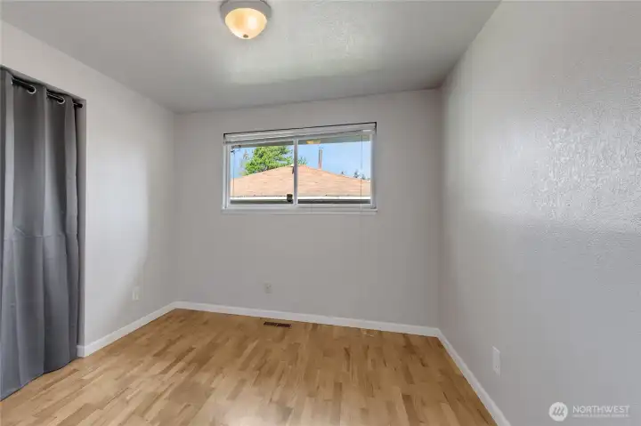 2nd bedroom