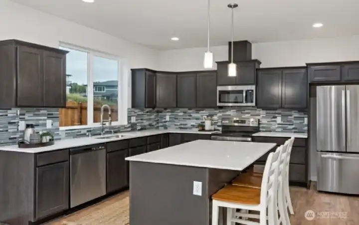 Cheery kitchen with southern eposure.  Lots of daylight
