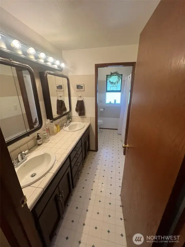 Secondary Full Bathroom