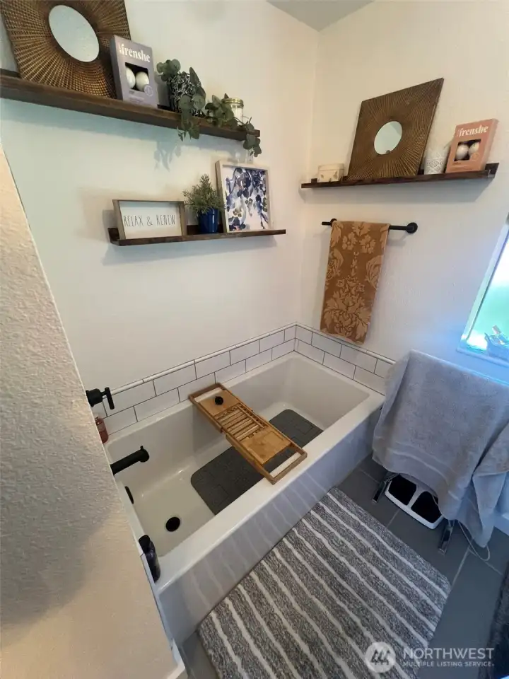 Tub in Primary Bath