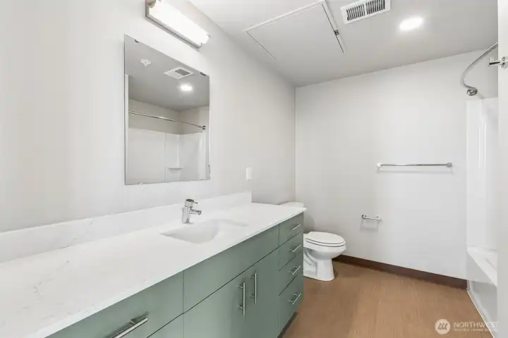 Full bathroom Full bathroom