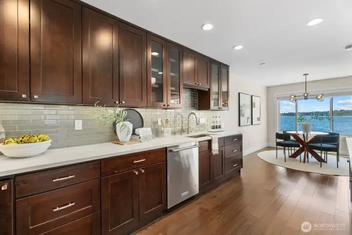 Kitchen flows beautifully into the dining area and more views! Kitchen flows beautifully into the dining area and more views!