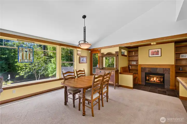 Dining off the kitchen and look at the lovely reading areas just off the fireplace with lovely built-in shelves Dining off the kitchen and look at the lovely reading areas just off the fireplace with lovely built-in shelves